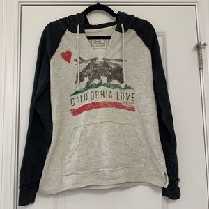 Cali Love Heritage Sweatshirt Size M